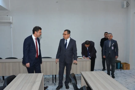 Rektör Yılmaz’dan Edebiyat Fakültesine ziyaret